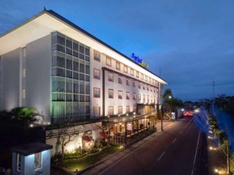 Kyriad Royal Seminyak Buitenkant foto