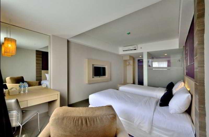 Kyriad Royal Seminyak Buitenkant foto