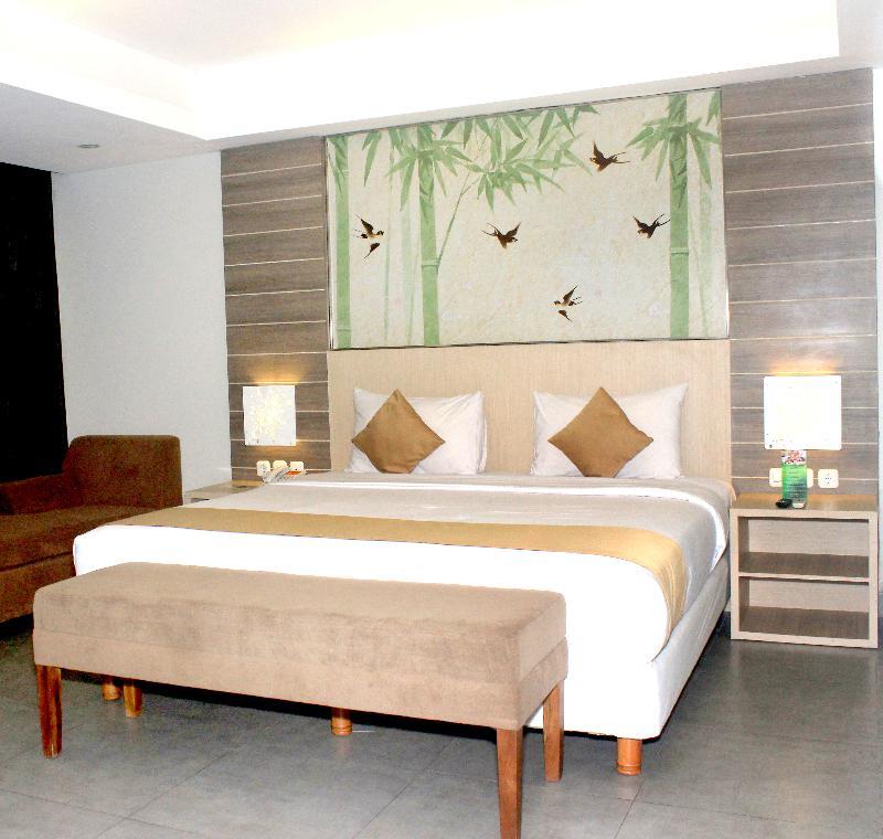 Kyriad Royal Seminyak Buitenkant foto