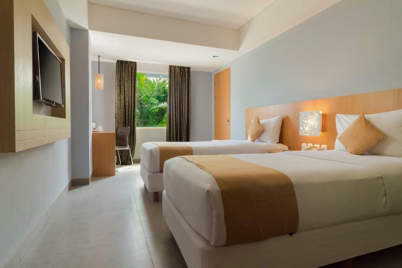 Kyriad Royal Seminyak Buitenkant foto