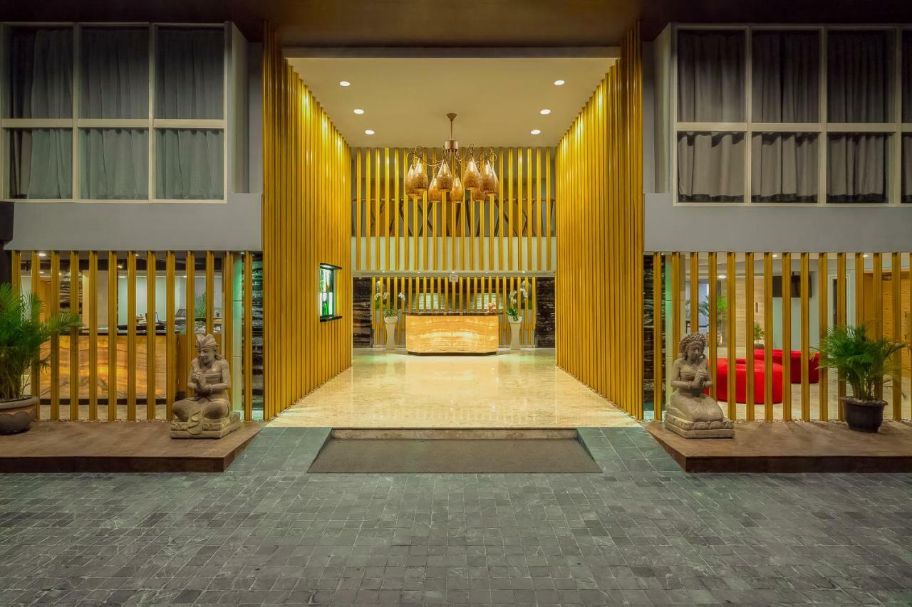 Kyriad Royal Seminyak Buitenkant foto