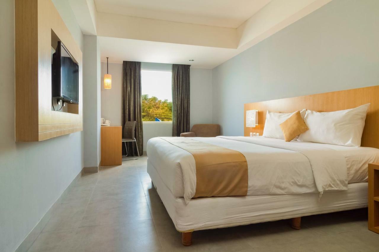 Kyriad Royal Seminyak Buitenkant foto