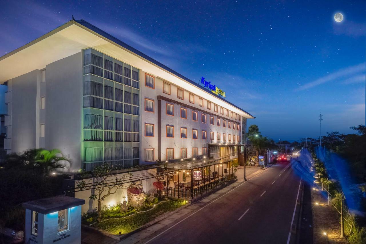 Kyriad Royal Seminyak Buitenkant foto