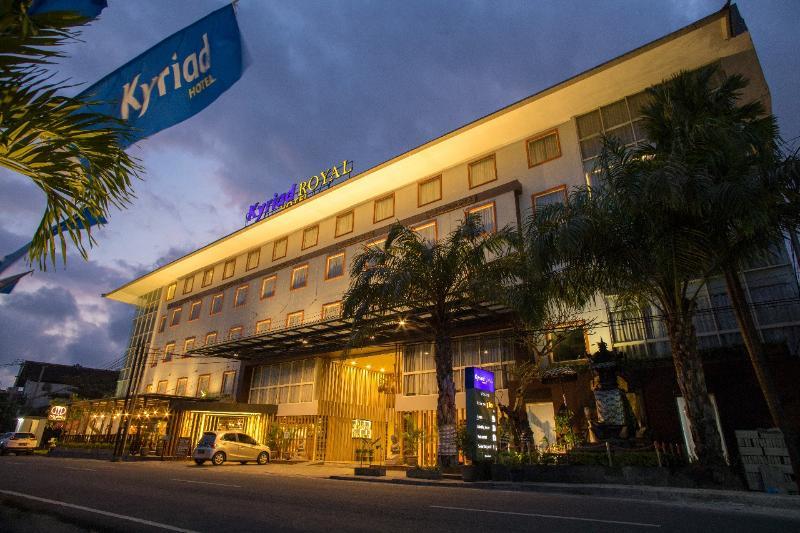 Kyriad Royal Seminyak Buitenkant foto
